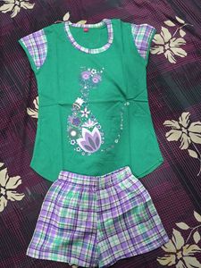 I Am Selling Baby Girl Clothes OF Size 6