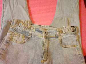 Burgundy Top &amp; Light Wash Jeans