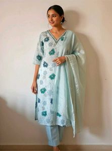 SALE‼️Blue Suit Set With Vibrant Floral Print