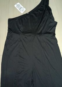 Chic Black One-Shoulder Jumpsuit