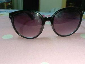 H&amp;M Classy Sunglasses 🕶️ With Case