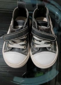 Cute unisex sneakers