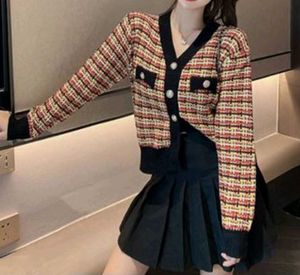 Retro Checkered Cropped Cardigan..