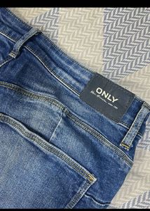 Distressed Wide Leg Jeans