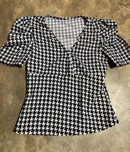 Houndstooth Puff Sleeve Top