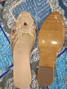 Embroidered Ethnic Mojari Sandals