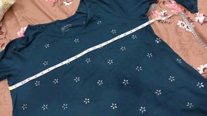 Stylish Teal V-Neck Top