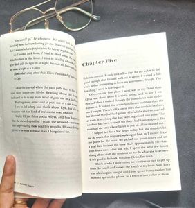 It End With Us (Colleen Hoover)Book