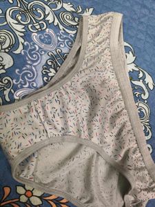 New Printed Women's Briefs in 32 waist