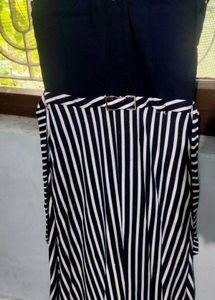 A Simple Navy Blue Party Wear For Women