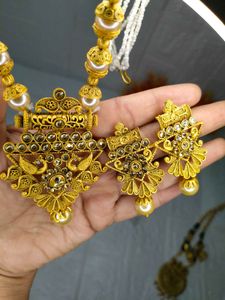 wholly new Elegant Gold-tone Necklace