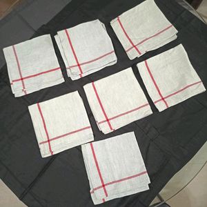 7 Piece White Table Napkins Set