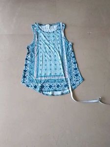 Sleevless Printed Top