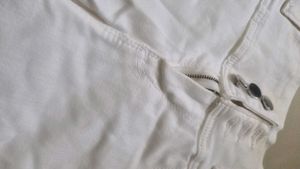 Classic White Skinny Jeans – Sleek &amp; Chic