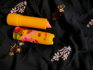 pH Based Colour Changing Lip Balm
