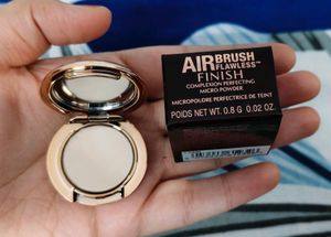 Charlotte Tilbury Air Brush Flawless Finish