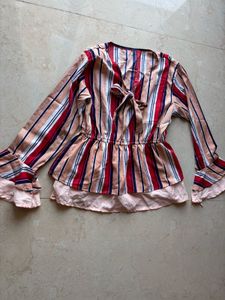 A beautiful peplum top with stripes🎀