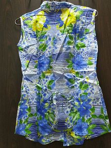 Floral Print Sleeveless Top