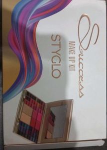 STYGLO Makeup Kit