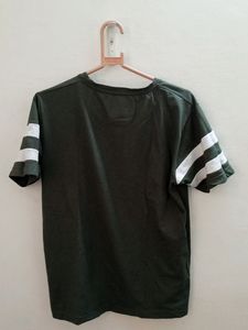 Snazzy Brand Parrot Green T-shirt