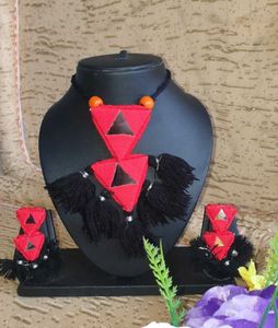 Navaratri Special Mirror Necklace With Earrings