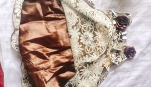 cream with coffee colour frokk