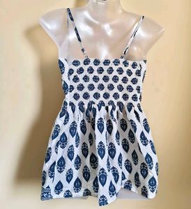 🎁Buy 2 Get 1 Free🎁White &amp; Blue Paisley Top