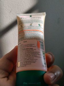 Himalaya Dark Spot Clearing Face Wash