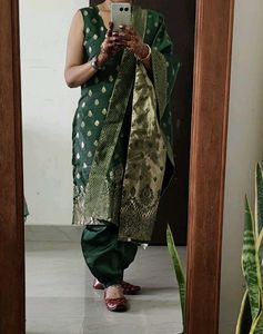 Beautiful Banarsi Suit(Lining)With Dupatta