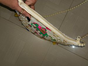 Sling Bag Traditional