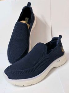 Mens Slip On Walking Shoes Size 8 👟