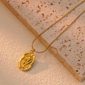 Gold-plated Rose themed Pendantl
