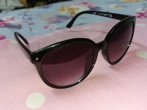 H&amp;M Classy Sunglasses 🕶️ With Case