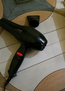 Brand New Nova Hair Straightener