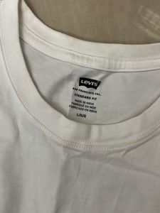Original Levi&#39;s T-Shirt