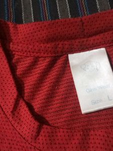 Red Basic Tee❤ Great In Look