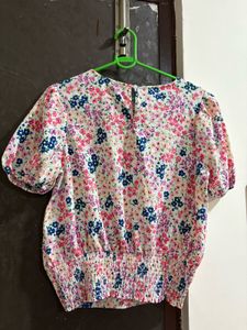 Floral Print Puff Sleeve Top