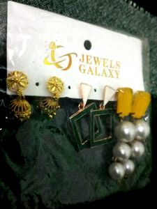 Golden Jhumka Earrings