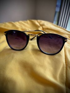 Black Sunglasse