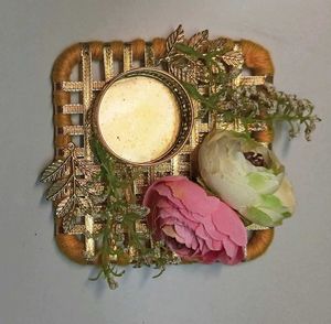 DECORATIVE CANDLE HOLDER