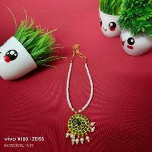 Elegant Gold Necklace