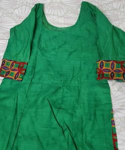 Green Embroidered Kurta