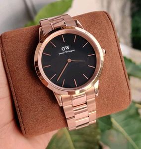 DW PREMIUM QUALITY MENS WATCH @SALE