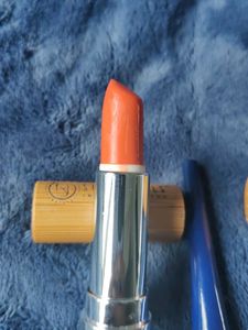 Combo-SoNaturals Pink And Red Lipsticks, Eyeliner