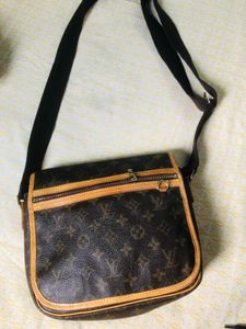 Authentic 💯 Louis Vuitton Crossbody Bag