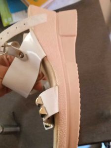 Off White Sandle