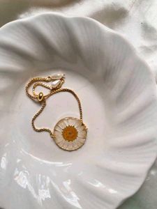White Daisy Bracelet Resin