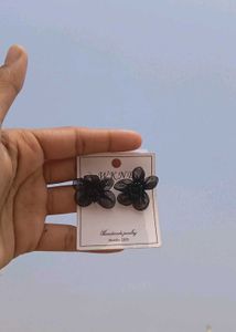 Black Floral Earrings🖤✨
