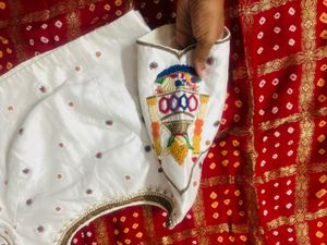 Bandhej Saree With White Zardosi Blouse
