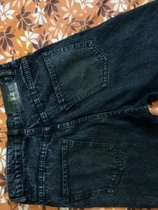 Grey Denim Mom Jeans 👖